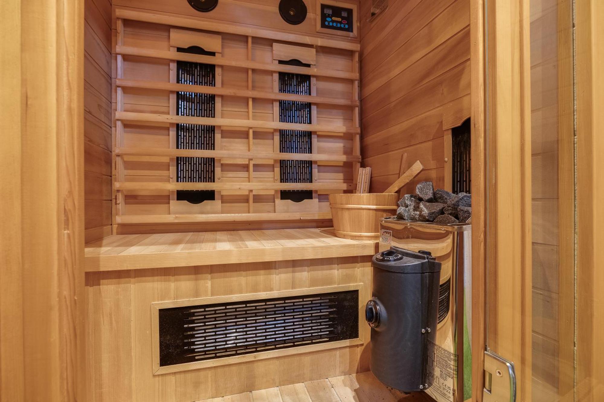 Veluwe Hoenderloo Luxury Chalet With Private Sauna And Hot Tub - Swimming Pool Tennis Court Supermarket Bowling Alley Theatre And Entertainment For Children Extérieur photo