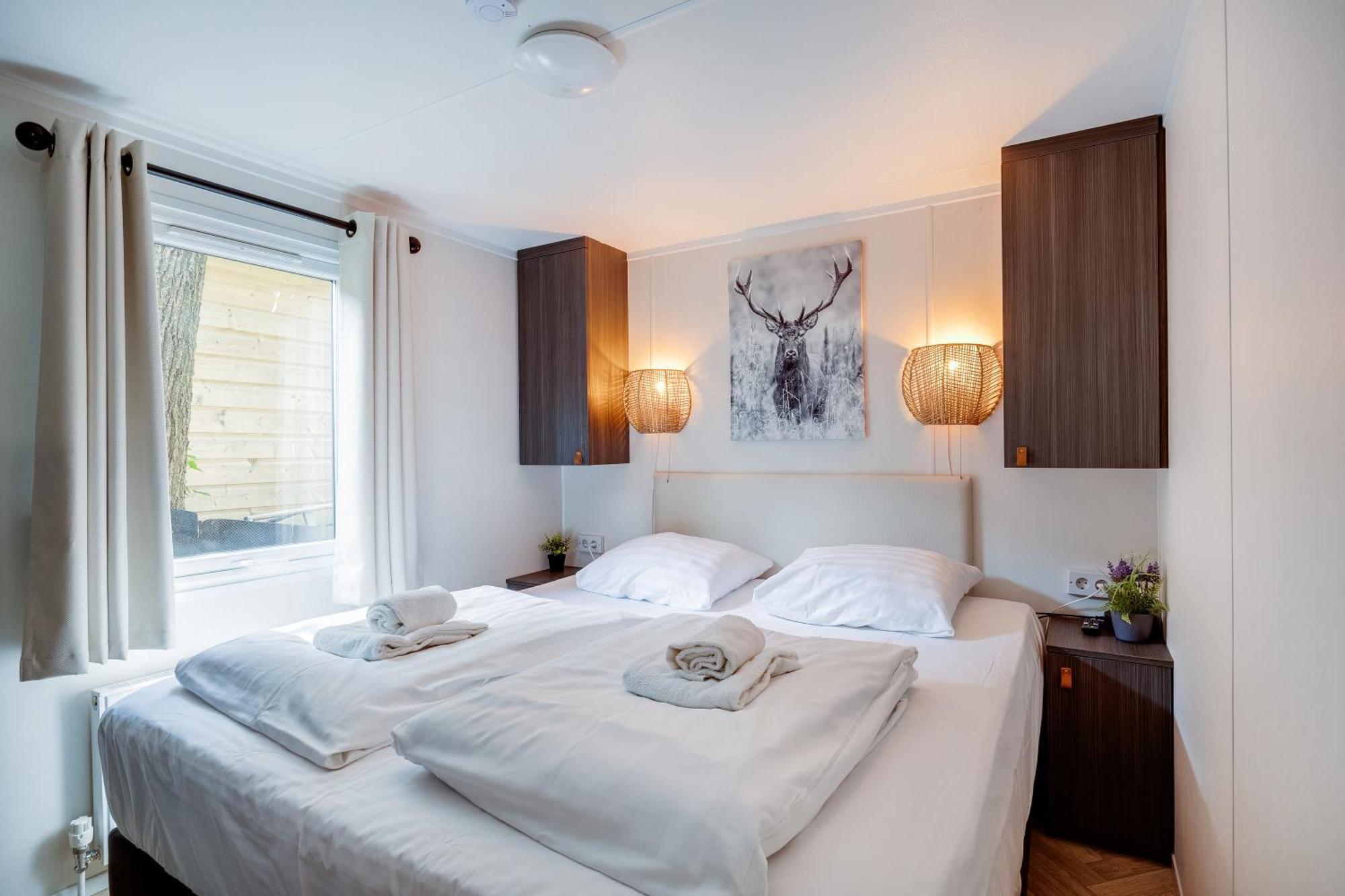Veluwe Hoenderloo Luxury Chalet With Private Sauna And Hot Tub - Swimming Pool Tennis Court Supermarket Bowling Alley Theatre And Entertainment For Children Extérieur photo
